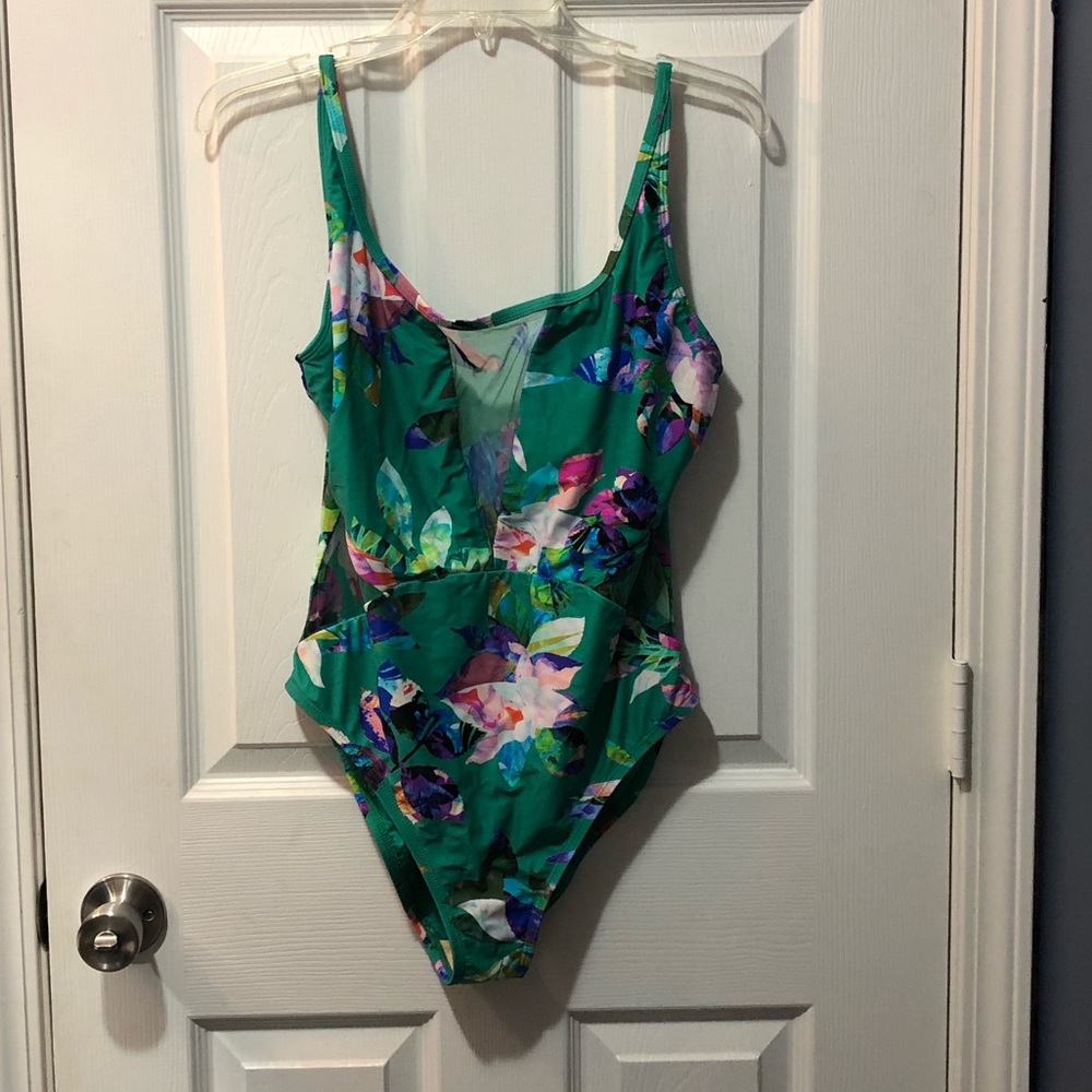Swim suit